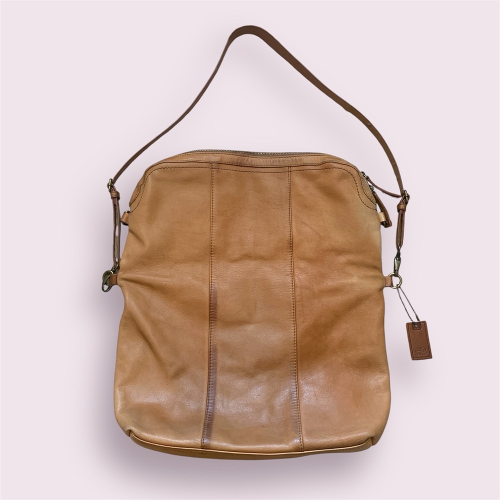 👜Tuscany soft leather camel color purse👜 - Picture 3 of 8